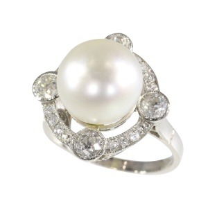 1920s Art Deco Pearl and Diamond Ring  A Timeless Statement of Elegance